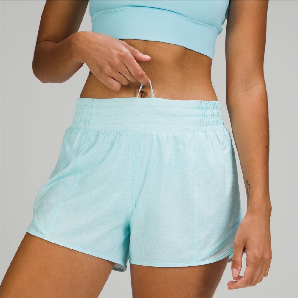 Lululemon Hotty Hot High Rise Short 4”Lined - Picture 4 of 6